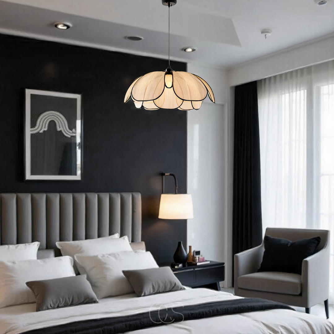Bronp - Blomsterformet Rattan Pendellampe med Sorte Accenter